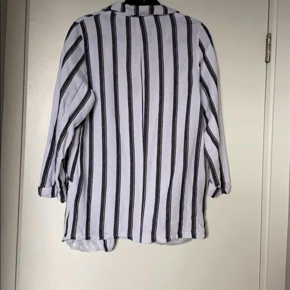 Blazer - Picture 2 of 4